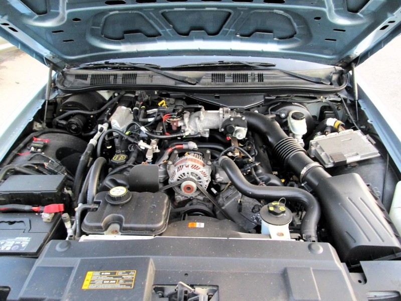 Ford Crown Victoria Vehicle Full-screen Gallery Image 13