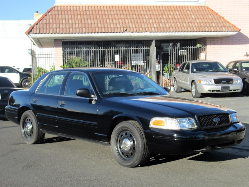 Ford Crown Victoria Vehicle Full-screen Gallery Image 03