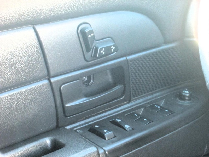 Ford Crown Victoria Vehicle Full-screen Gallery Image 12