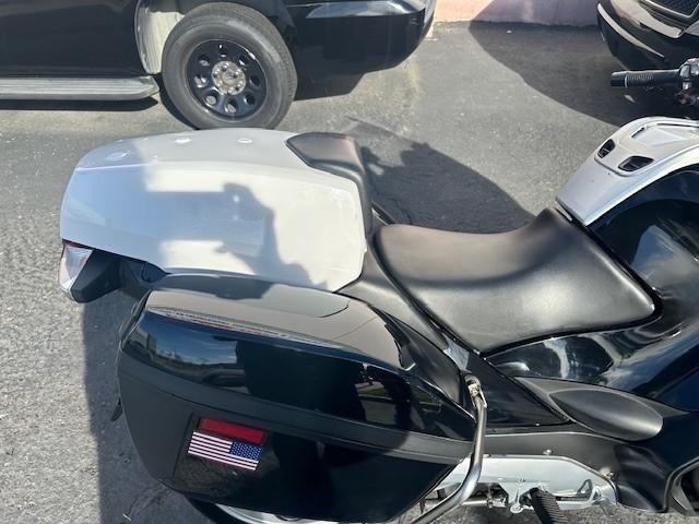 BMW R1200RTP Vehicle Full-screen Gallery Image 03