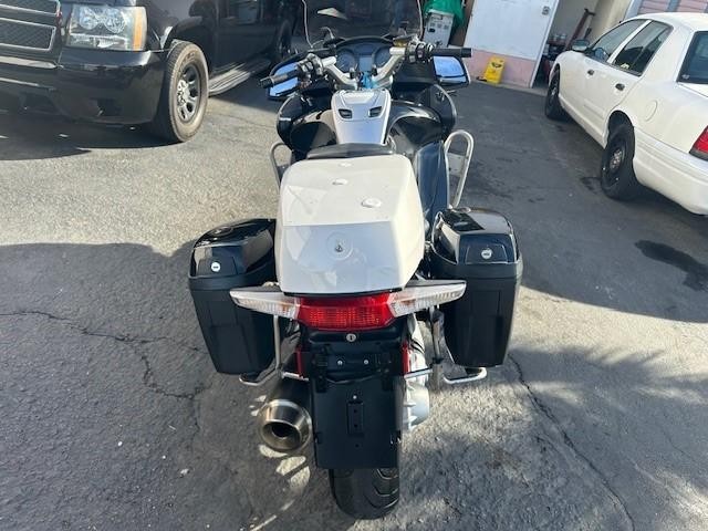 BMW R1200RTP Vehicle Full-screen Gallery Image 04