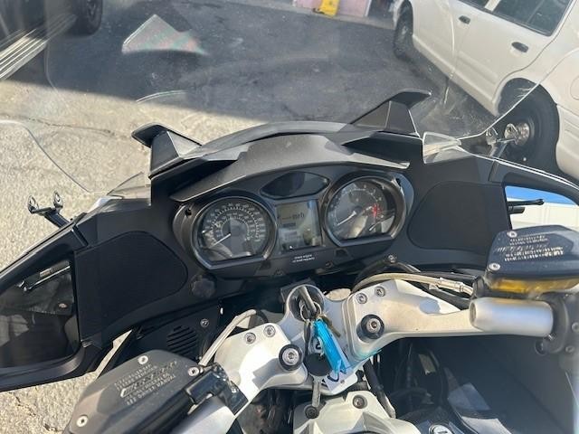 BMW R1200RTP Vehicle Full-screen Gallery Image 09