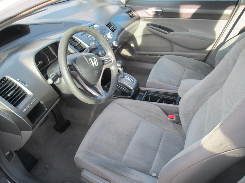 Honda Civic Sedan Vehicle Full-screen Gallery Image 06