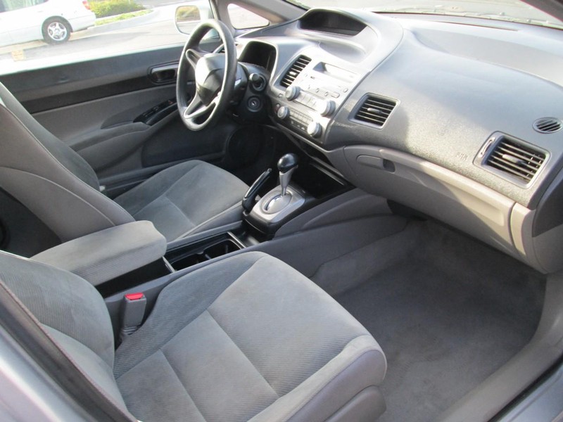 Honda Civic Sedan Vehicle Full-screen Gallery Image 09
