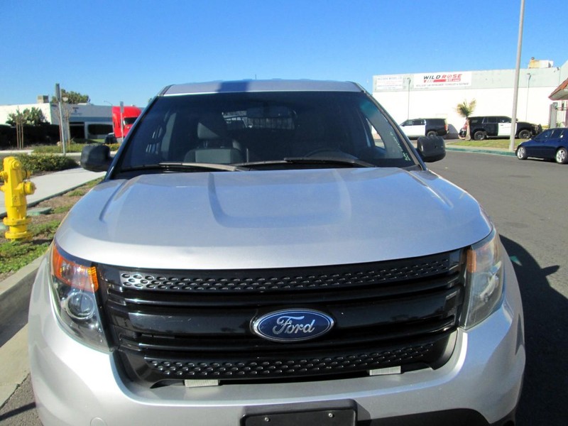 Ford Explorer Vehicle Full-screen Gallery Image 08
