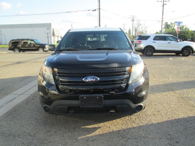 Ford Explorer Vehicle Full-screen Gallery Image 05