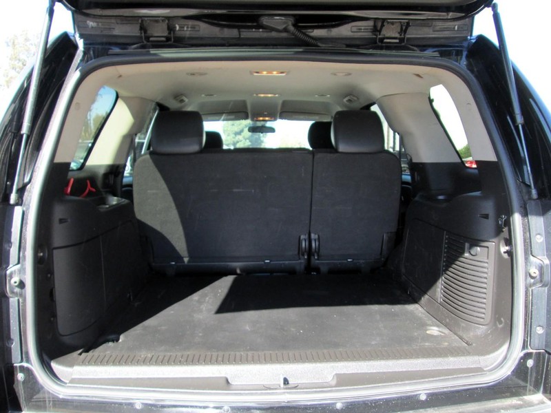 Chevrolet Tahoe Vehicle Full-screen Gallery Image 05
