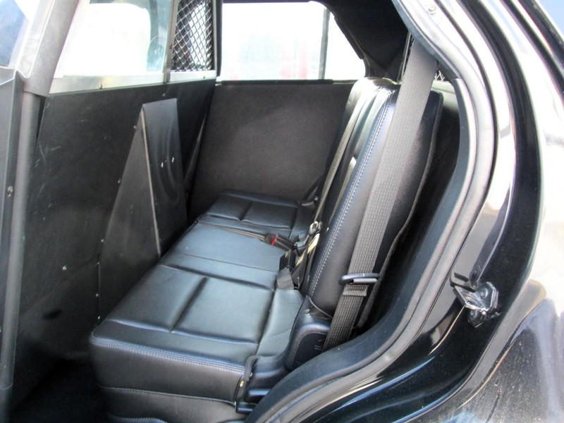 Ford Explorer Vehicle Full-screen Gallery Image 06