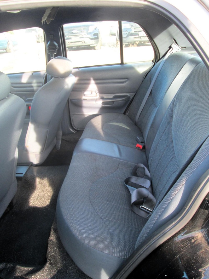 Ford Crown Victoria Vehicle Full-screen Gallery Image 06