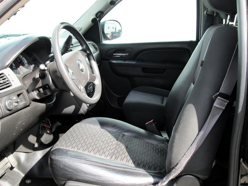 Chevrolet Tahoe Vehicle Full-screen Gallery Image 02