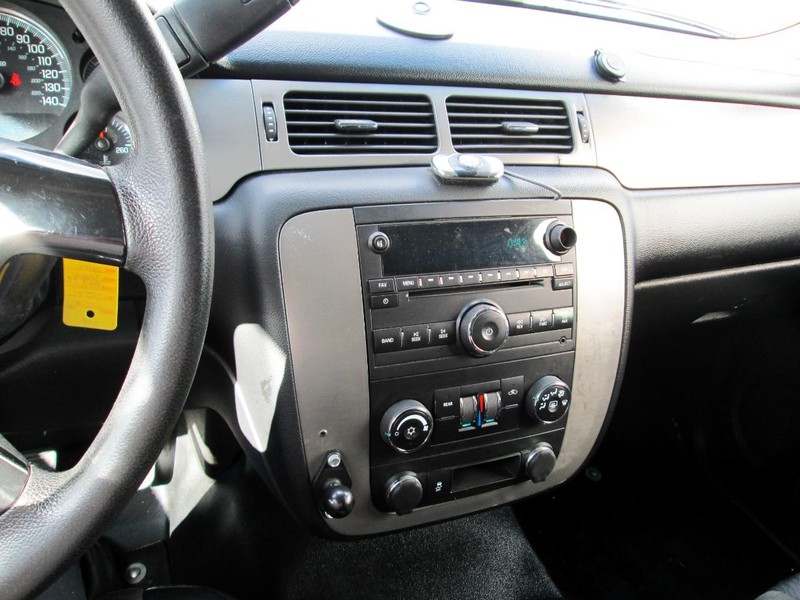 Chevrolet Tahoe Vehicle Full-screen Gallery Image 03