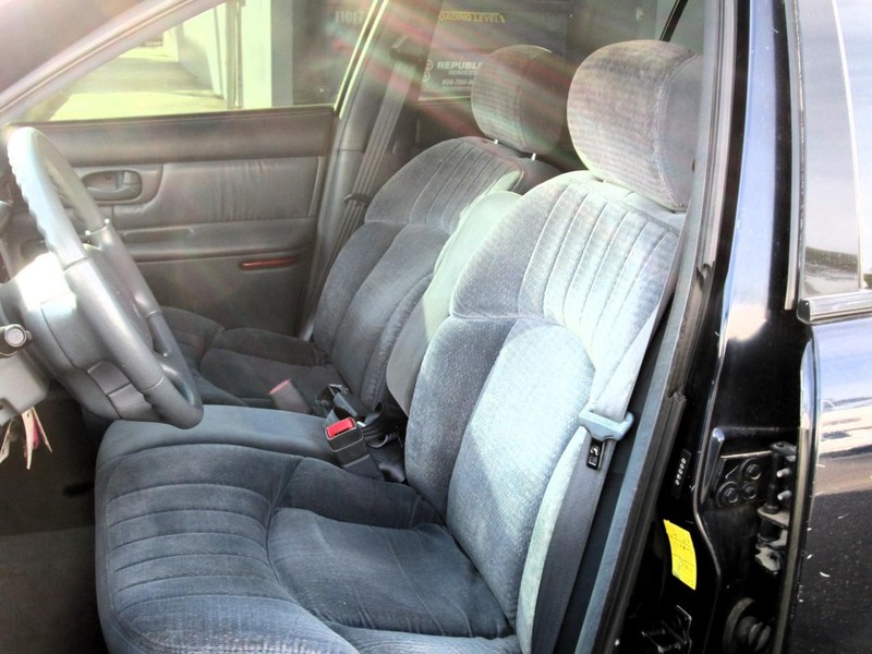 Buick Century Vehicle Full-screen Gallery Image 05