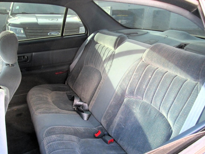 Buick Century Vehicle Full-screen Gallery Image 06