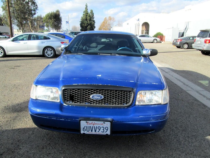 Ford Crown Victoria Vehicle Full-screen Gallery Image 02