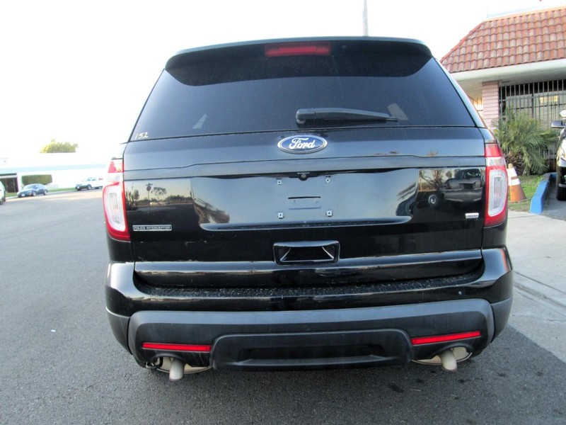 Ford Explorer Vehicle Full-screen Gallery Image 05