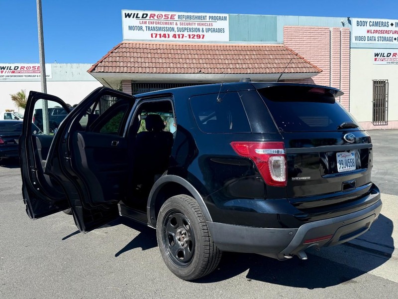 Ford Explorer Vehicle Full-screen Gallery Image 08