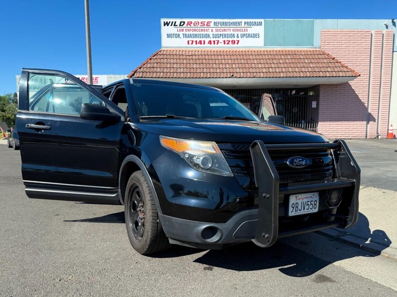 Ford Explorer Vehicle Full-screen Gallery Image 18