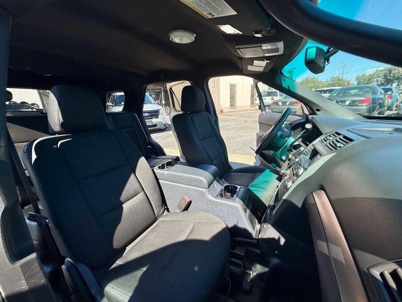 Ford Explorer Vehicle Full-screen Gallery Image 21