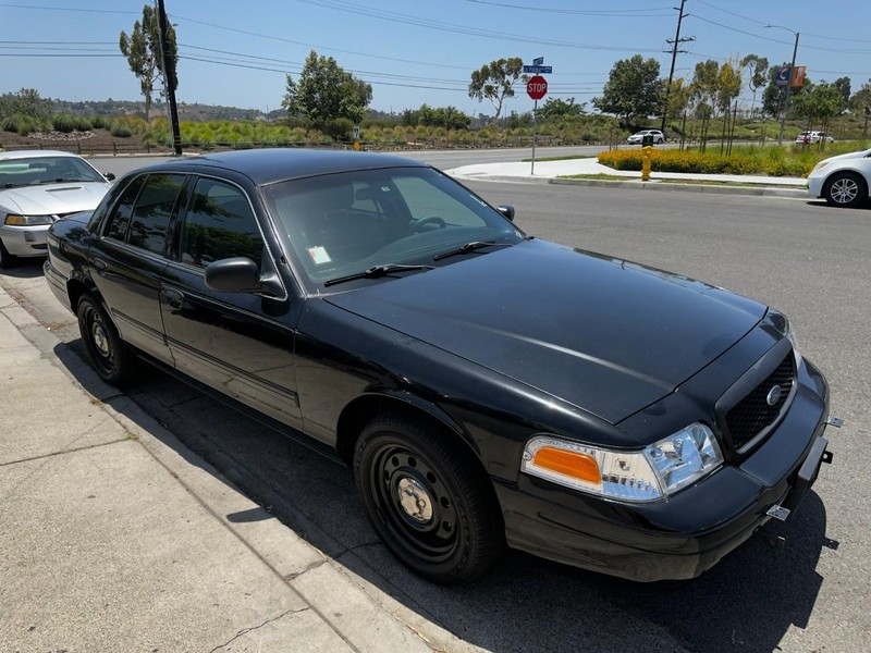 Ford Crown Victoria Vehicle Full-screen Gallery Image 07