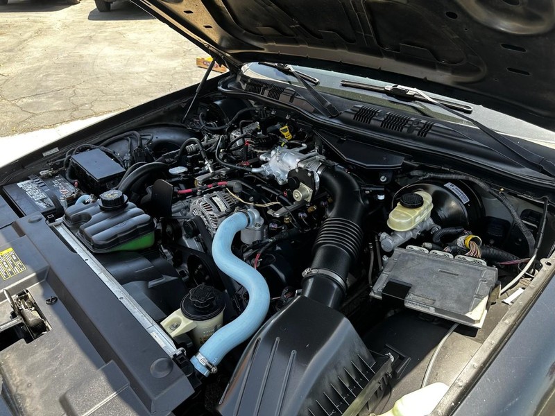 Ford Crown Victoria Vehicle Full-screen Gallery Image 14