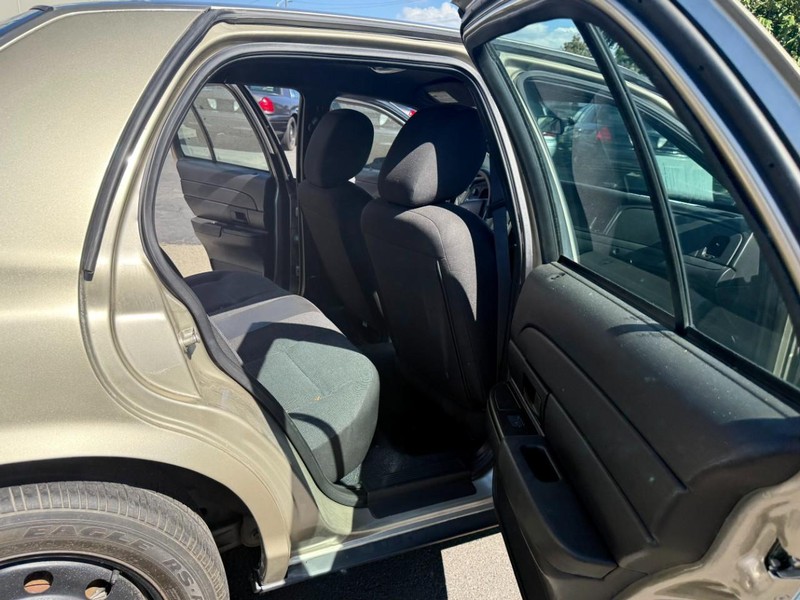 Ford Crown Victoria Vehicle Full-screen Gallery Image 09