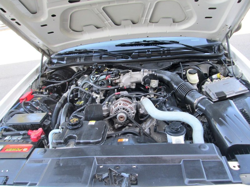 Ford Crown Victoria Vehicle Full-screen Gallery Image 13