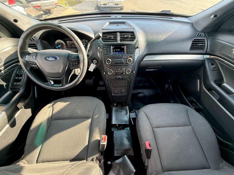 Ford Police Interceptor Utility Vehicle Full-screen Gallery Image 02