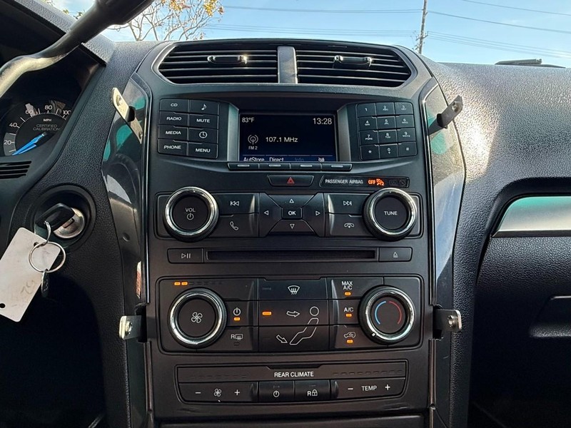 Ford Police Interceptor Utility Vehicle Full-screen Gallery Image 04