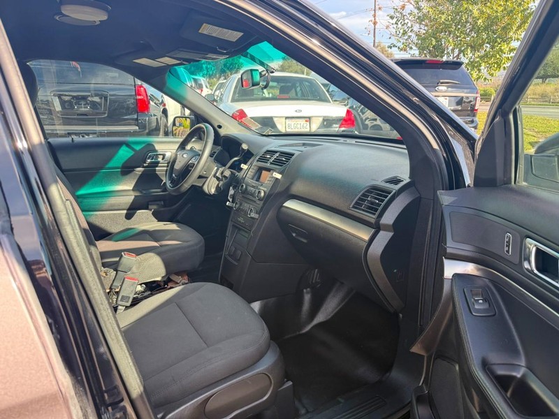 Ford Police Interceptor Utility Vehicle Full-screen Gallery Image 05