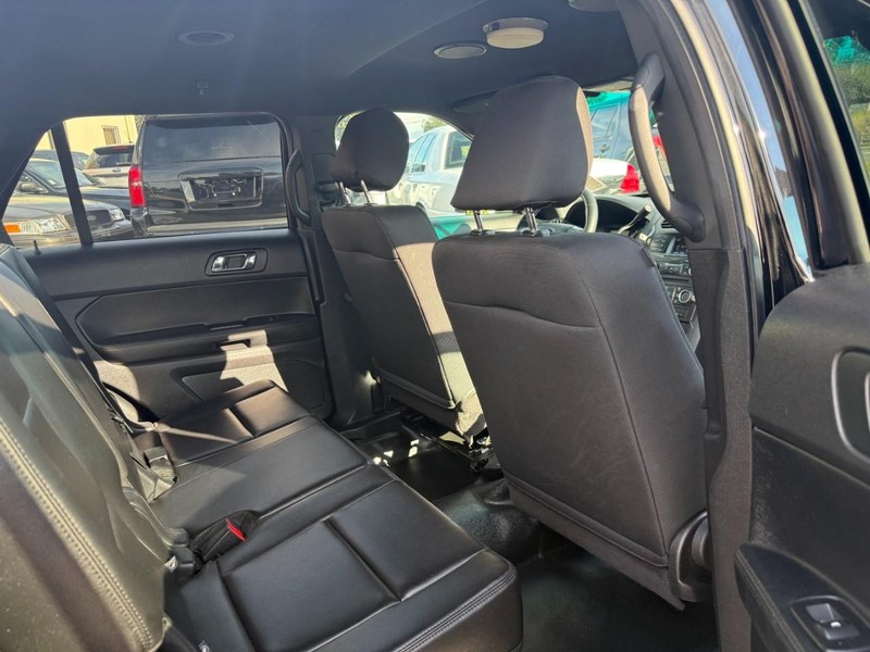 Ford Police Interceptor Utility Vehicle Full-screen Gallery Image 06