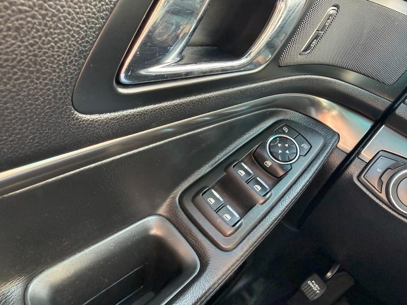 Ford Police Interceptor Utility Vehicle Full-screen Gallery Image 07