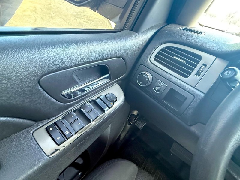 Chevrolet Tahoe Vehicle Full-screen Gallery Image 07