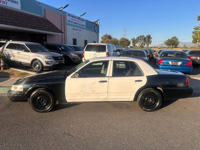 2003 Ford Crown Victoria Commercial Police Package (Fleet)'s photo