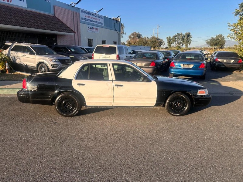Ford Police Interceptor Vehicle Full-screen Gallery Image 01