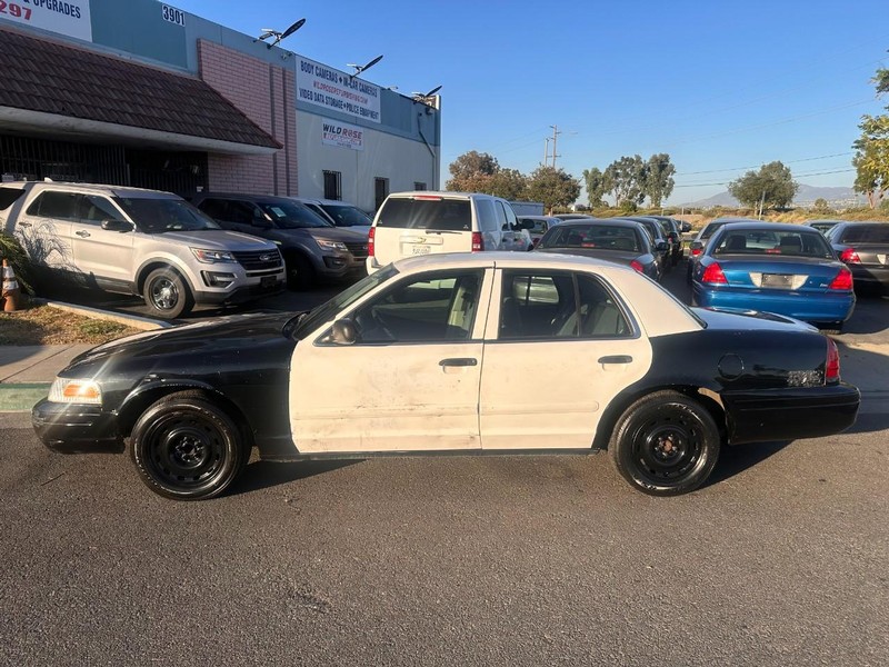 Ford Police Interceptor Vehicle Full-screen Gallery Image 02