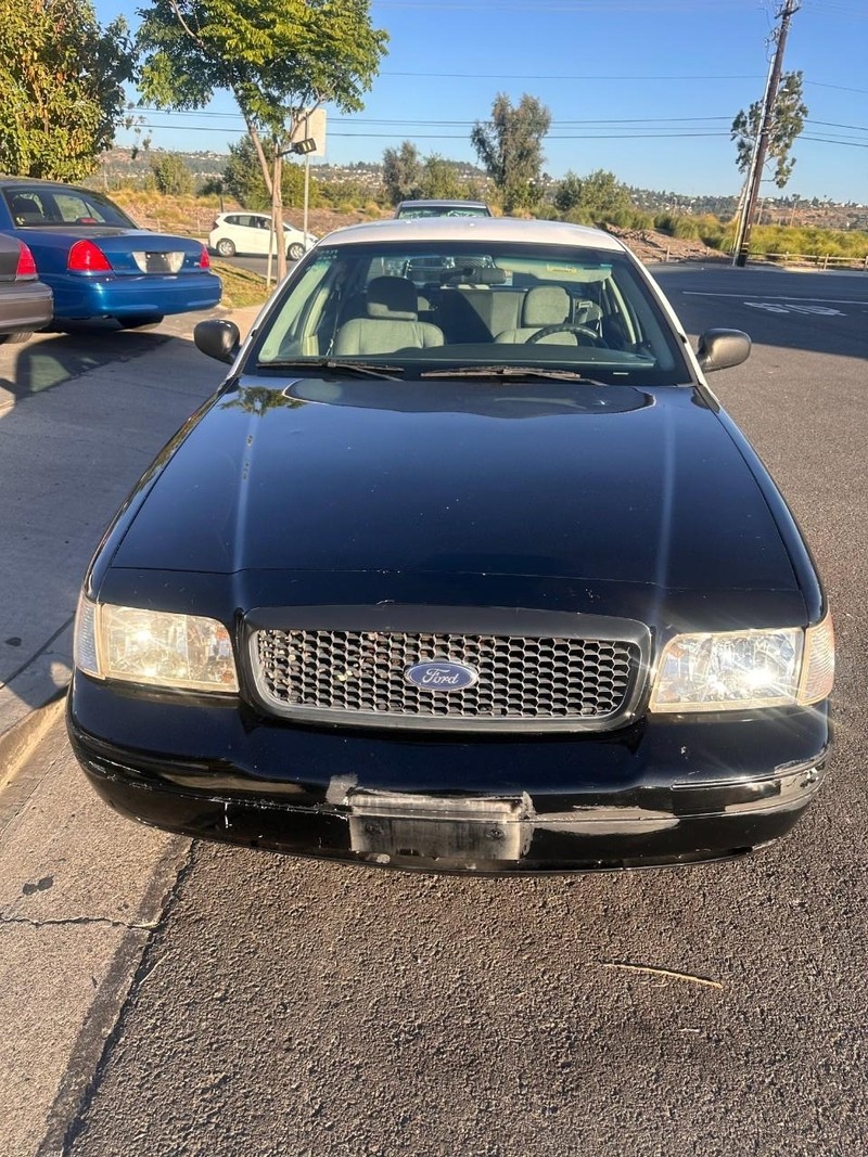 Ford Police Interceptor Vehicle Full-screen Gallery Image 03