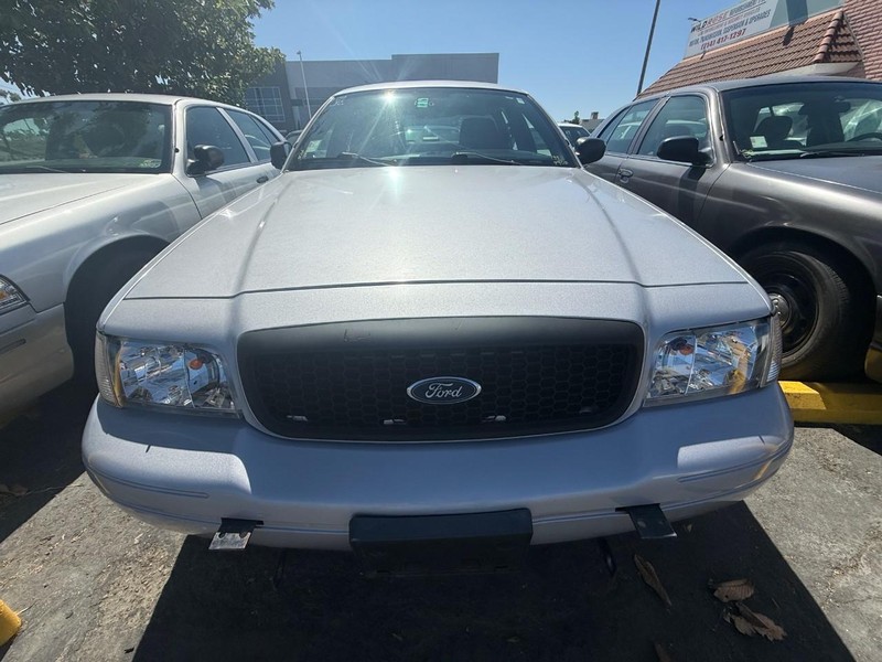 Ford Police Interceptor Vehicle Full-screen Gallery Image 02