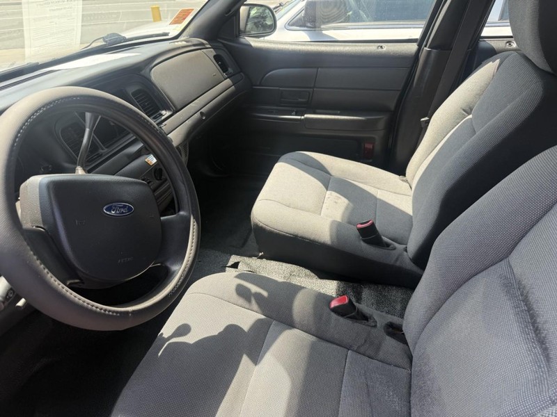 Ford Police Interceptor Vehicle Full-screen Gallery Image 04
