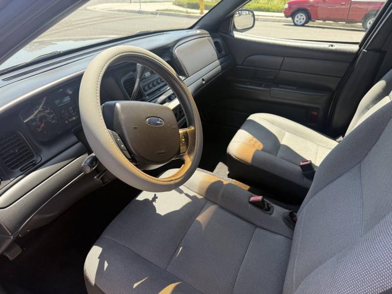 Ford Police Interceptor Vehicle Full-screen Gallery Image 08