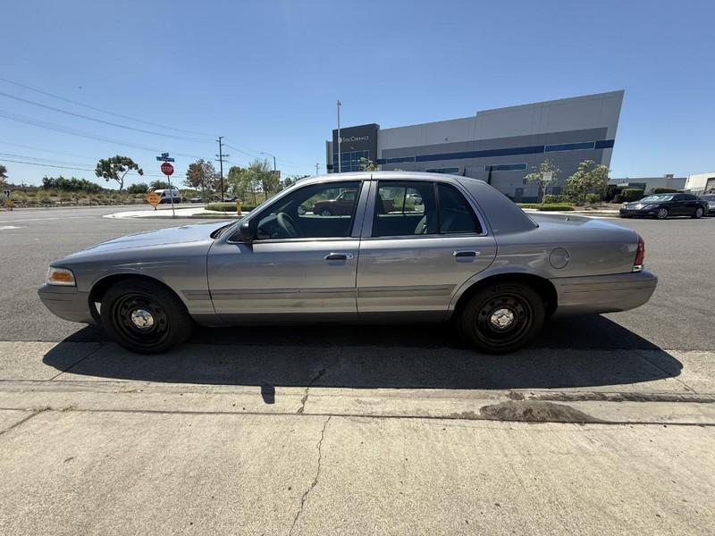 Ford Police Interceptor Vehicle Full-screen Gallery Image 09