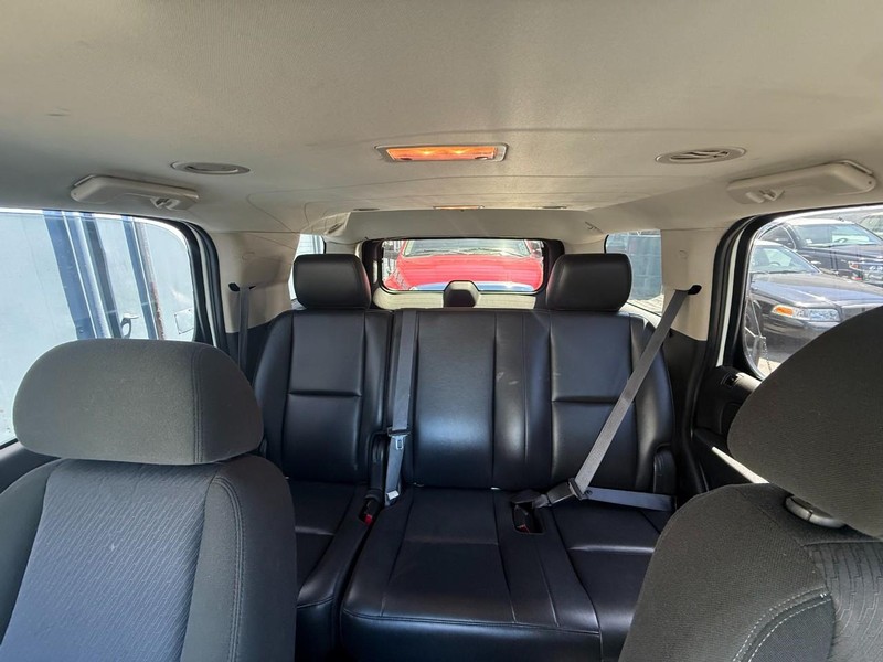 Chevrolet Tahoe Vehicle Full-screen Gallery Image 06