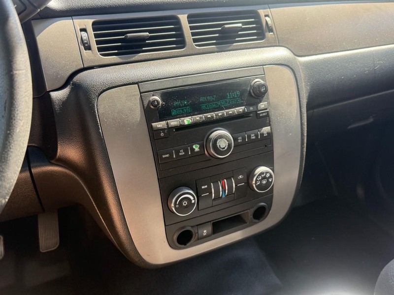 Chevrolet Tahoe Vehicle Full-screen Gallery Image 05