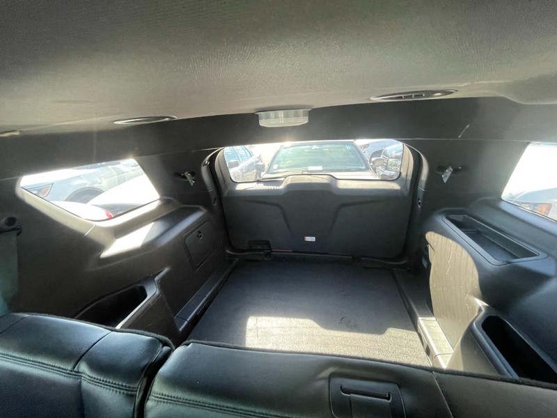 Ford Utility Police Interceptor Vehicle Full-screen Gallery Image 04