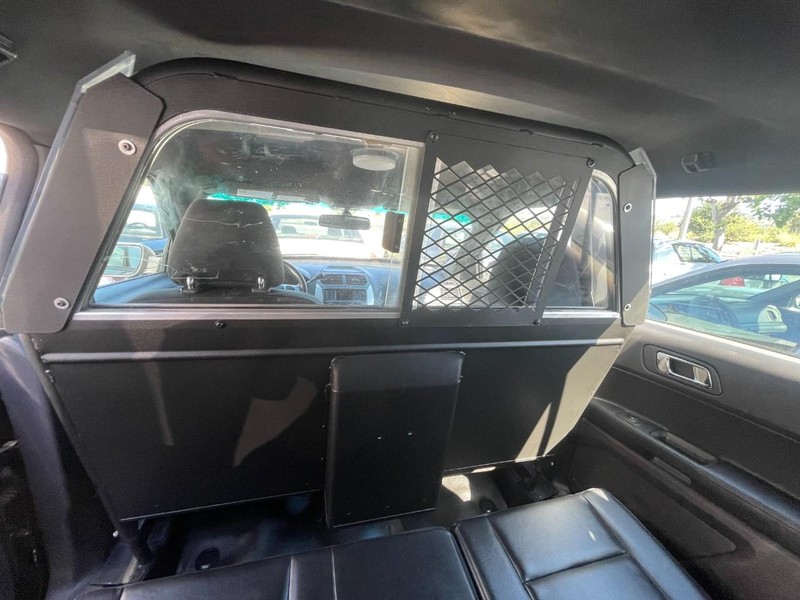 Ford Utility Police Interceptor Vehicle Full-screen Gallery Image 07