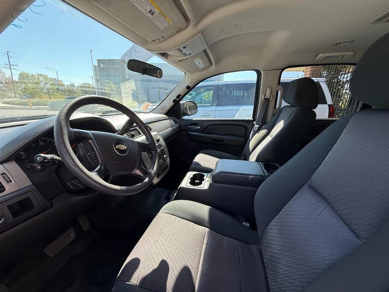 Ford Police Interceptor Utility Vehicle Full-screen Gallery Image 02