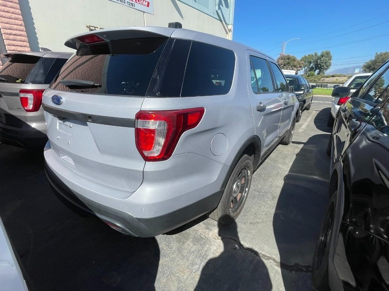 Ford Police Interceptor Utility Vehicle Full-screen Gallery Image 06