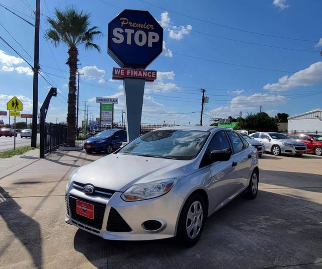 more details - ford focus sedan