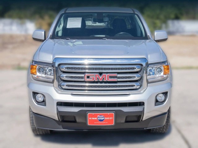 GMC Canyon Vehicle Full-screen Gallery Image 02