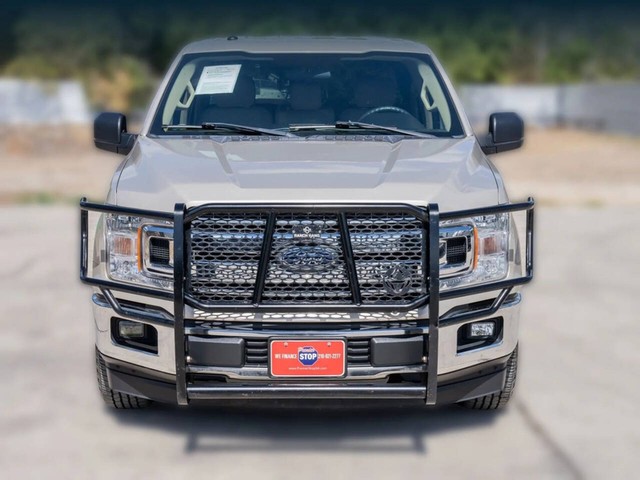 Ford F-150 Vehicle Full-screen Gallery Image 02