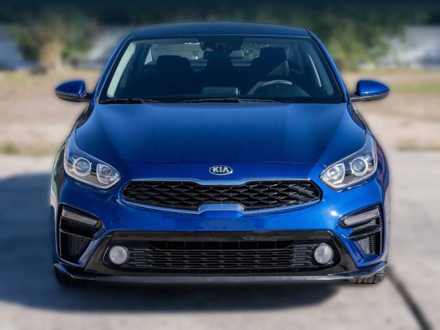 Kia Forte Vehicle Full-screen Gallery Image 02